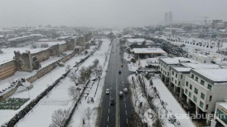 İstanbul'u kaplayan beyaz örtü görüntülendi