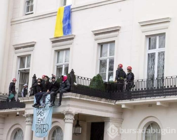 Oligarkın Londra'daki köşkü işgal edildi