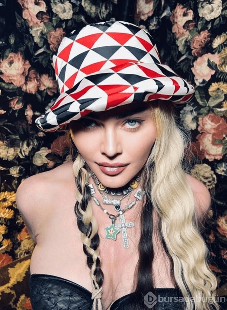 Madonna yeni dövmesini paylaştı