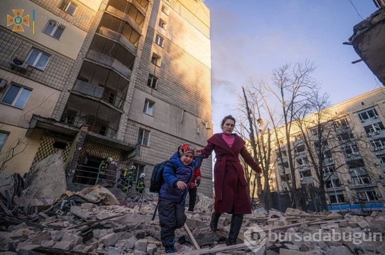 Ukrayna'da sokaklar ve mahzenler ceset doldu!