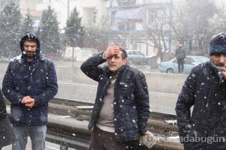  Koşarak geçmek isterken TIR'ın altında kaldı!