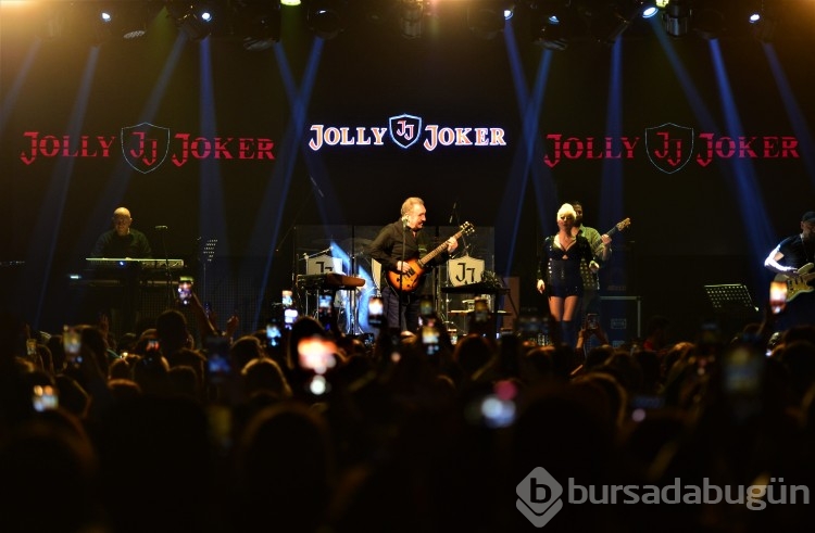 Ümit Besen Ve Pamela Performanslarıyla Jolly Joker Bursa'yı salladı