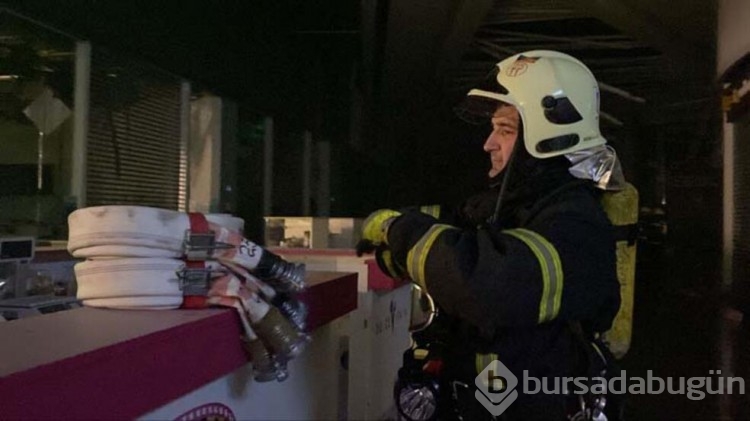 Kiev'de enkaz altında kalan siviller için zamanla yarış!