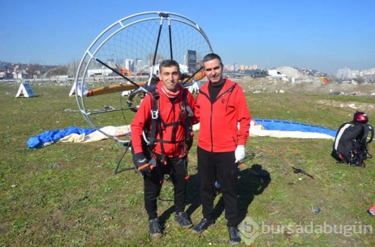 İstanbul'da paramotor uçuşunda havada telefon tamiri yaptı
