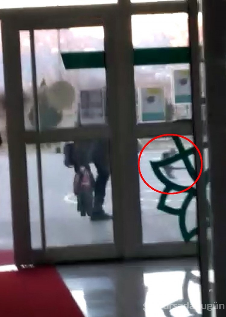 Kayseri'de okul müdüründen vicdanları sızlatan görüntü!
