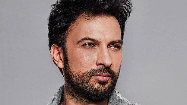 Tarkan çiçekli şortuyla sezonu açtı