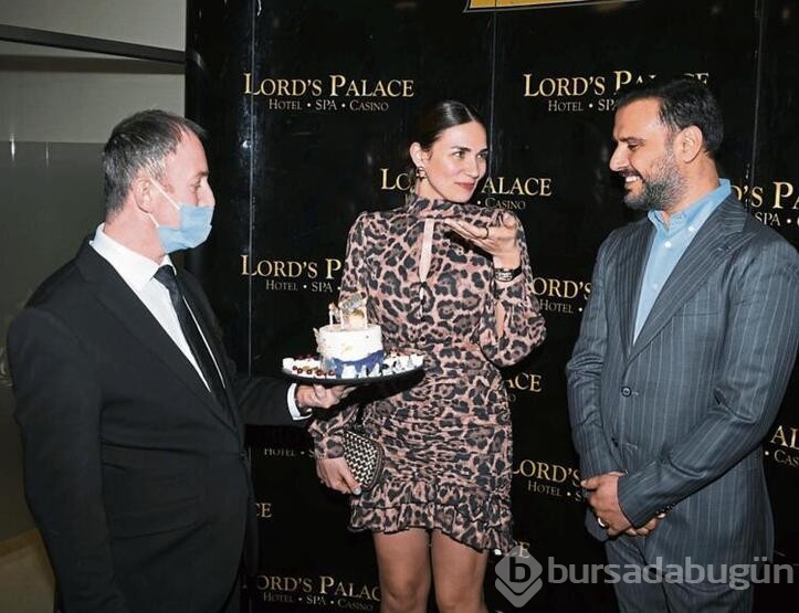 Alişan ve Buse Varol barışın tadını çıkarıyor
