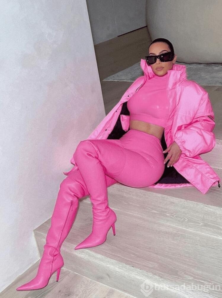 Kim Kardashian'dan yeni sevgilisiyle aşk pozu