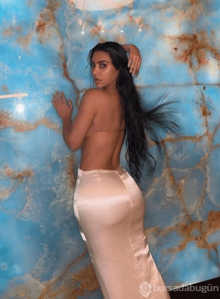 Kim Kardashian'dan yeni sevgilisiyle aşk pozu