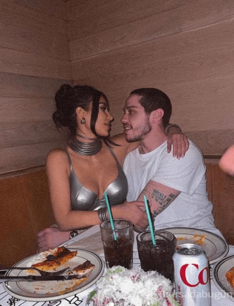 Kim Kardashian'dan yeni sevgilisiyle aşk pozu