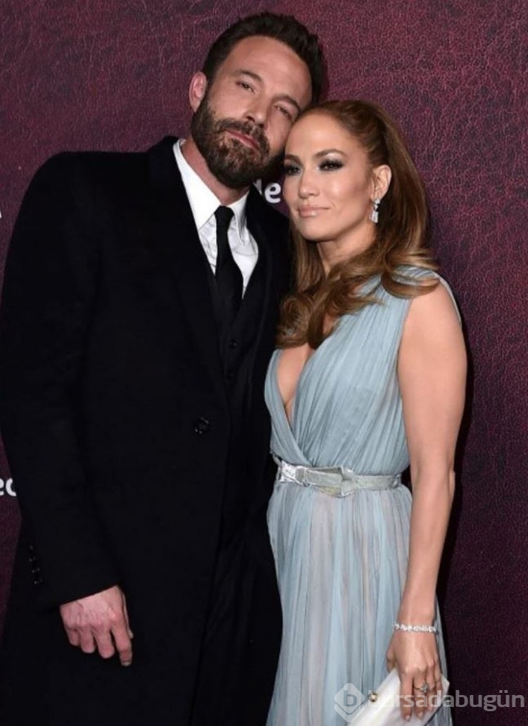 Jennifer Lopez'in taktığı nişan yüzüğünün değeri dudak uçuklattı