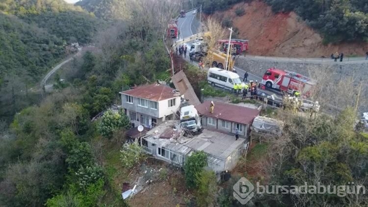 İstanbul'da evin üzerine TIR uçtu!