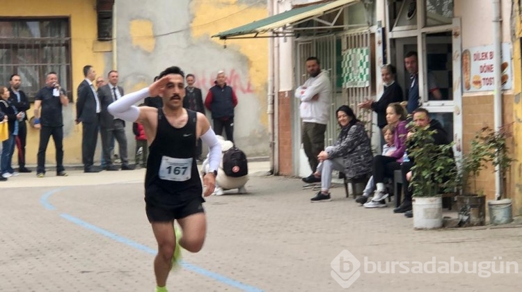 Bursa Osmangazi'de 'Tarihi' koşudan renkli görüntüler
