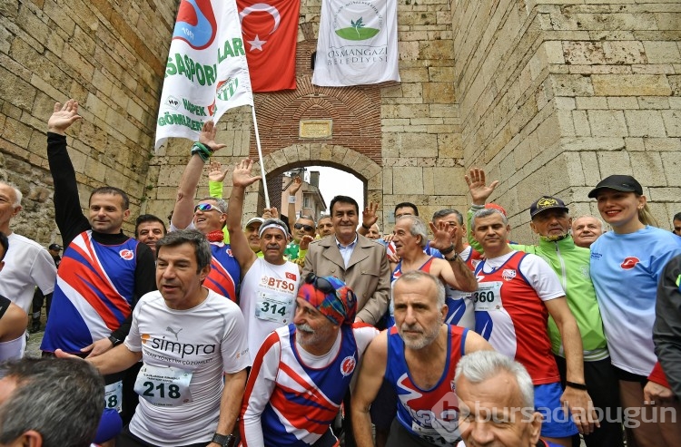 Bursa Osmangazi'de 'Tarihi' koşudan renkli görüntüler
