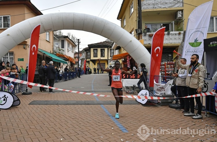 Bursa Osmangazi'de 'Tarihi' koşudan renkli görüntüler
