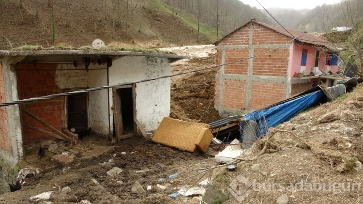 Trabzon'da heyelan: 19 ev boşaltıldı, 2 okul tahliye edildi