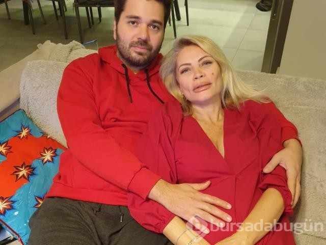 Seray Sever ikizlerini kucağına aldı