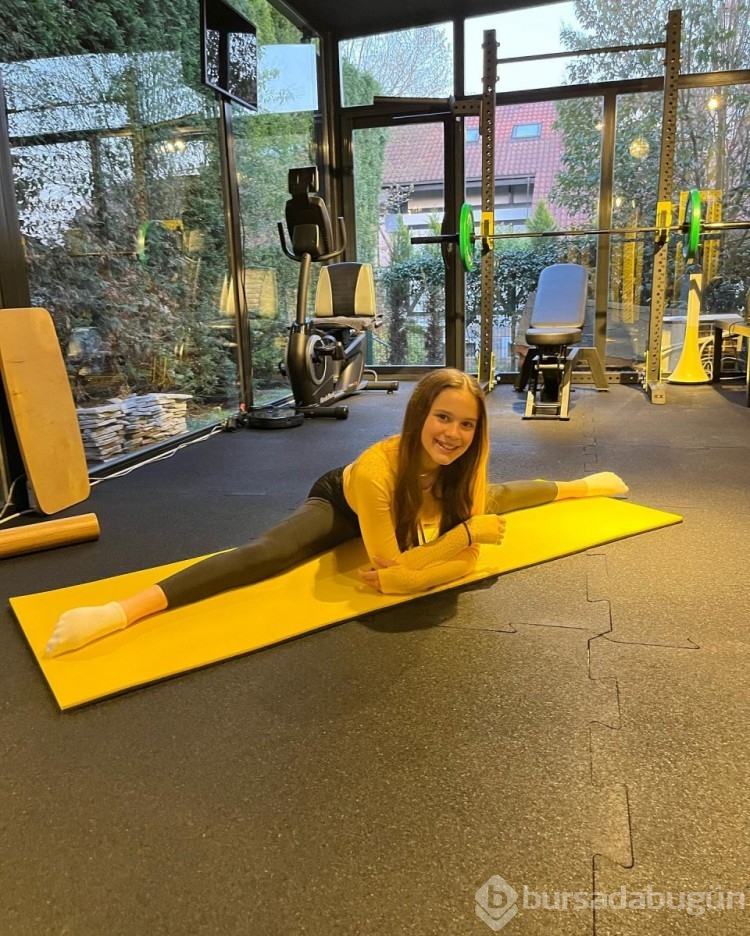 Pınar Altuğ'un kızı annesi gibi spor tutkunu