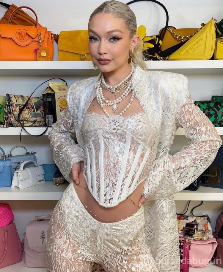 Ünlü manken Gigi Hadid 27 oldu