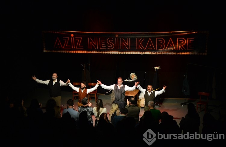 Bursa'da Aziz Nesin Kabare'den düşündüren güldürü
