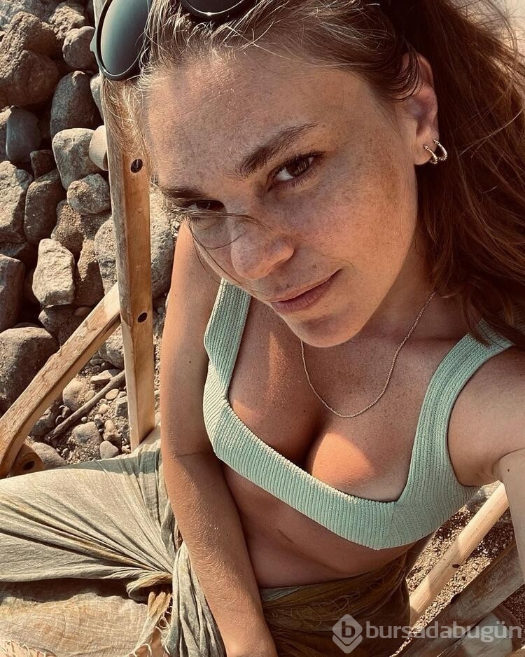 Aslı Enver ayrılık acısını Kıbrıs'ta atlatıyor