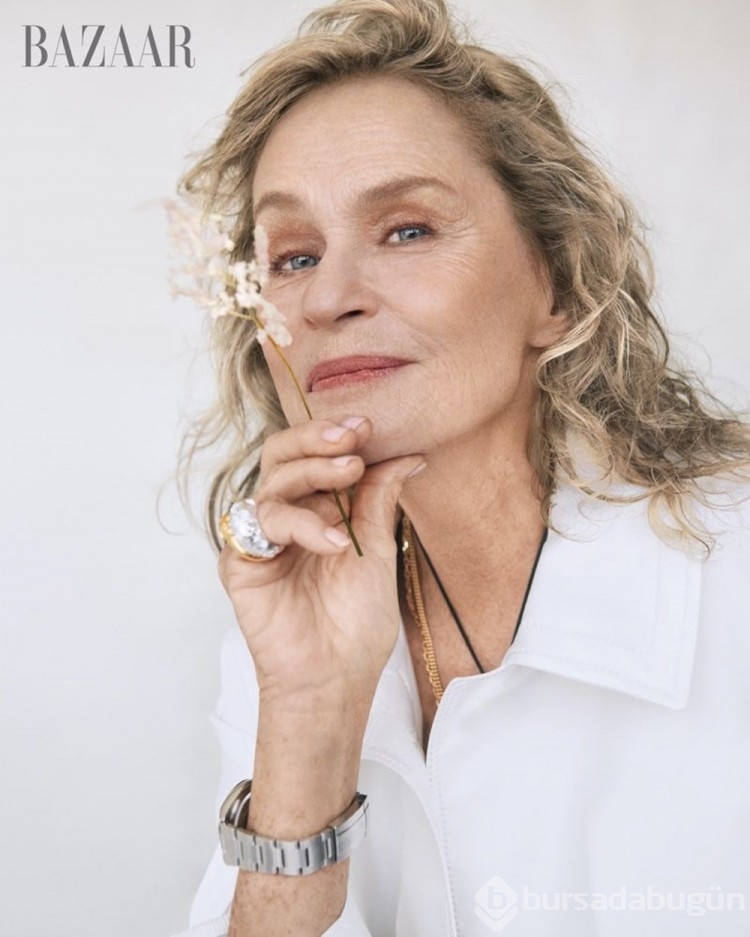 78 yaşındaki Lauren Hutton Harper's Bazaar dergisine güzelliğini sergiledi