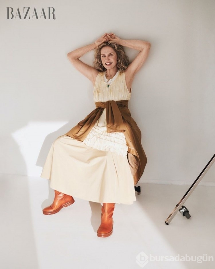 78 yaşındaki Lauren Hutton Harper's Bazaar dergisine güzelliğini sergiledi
