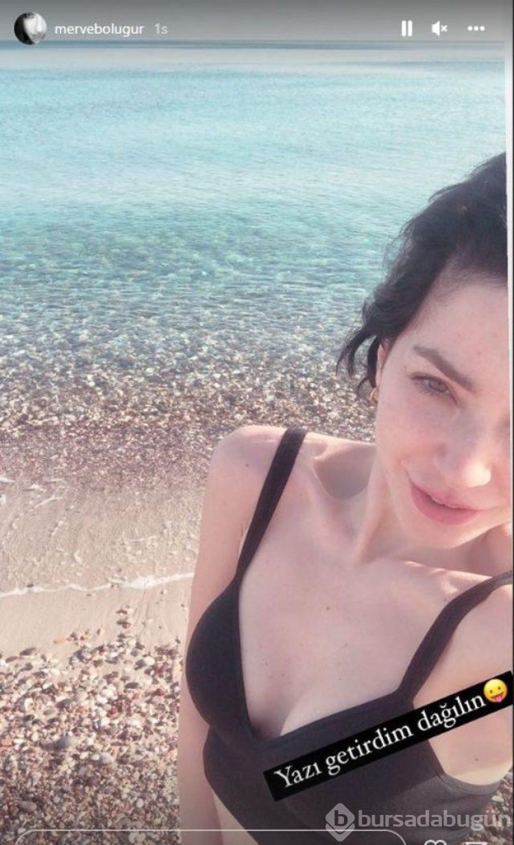 Merve Boluğur kısa taytıyla sabah denize koştu!