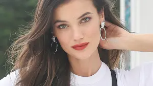 İki güzelin pozları sosyal medyayı salladı