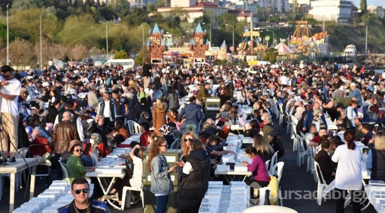 10 bin kişilik iftar sürprizi...
