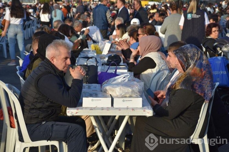 10 bin kişilik iftar sürprizi...
