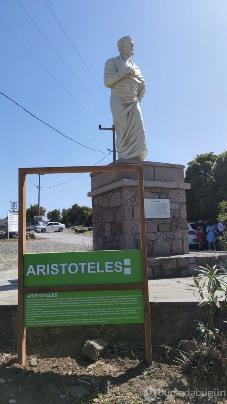 Çanakkkale'de Aristoteles heykelinin yerine yenisi yapıldı
