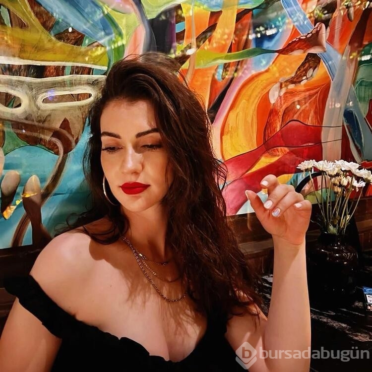 Burcu Özberk'in tatil sefası devam ediyor...