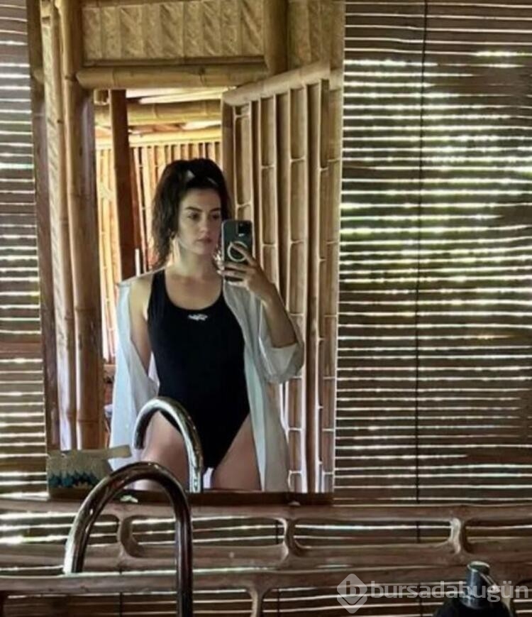 Burcu Özberk'in tatil sefası devam ediyor...