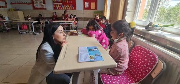 Halkın hem kaymakamı hem evlerinin kızı!