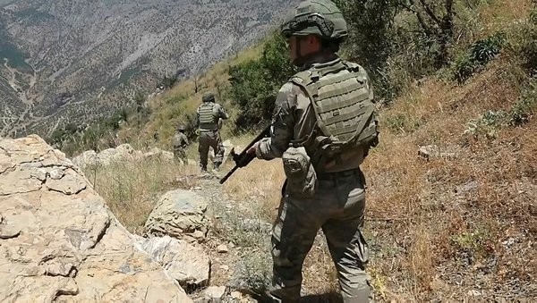 Mehmetçik girilemez denilen yerde!