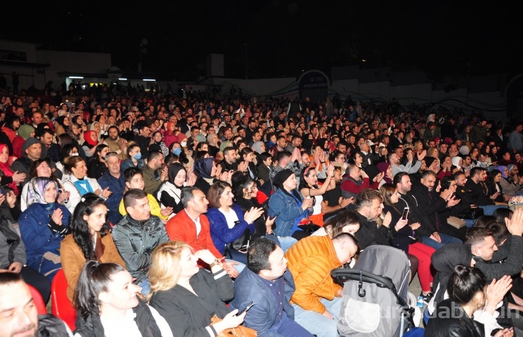 Ekin Uzunlar, Bursa'da sevenleriyle buluştu
