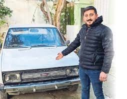 Arabasına binmeye kıyamıyor...