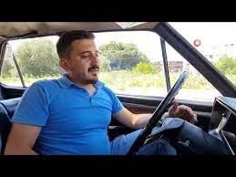 Arabasına binmeye kıyamıyor...