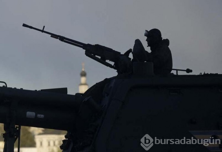 Binlerce asker sokağa indi!
