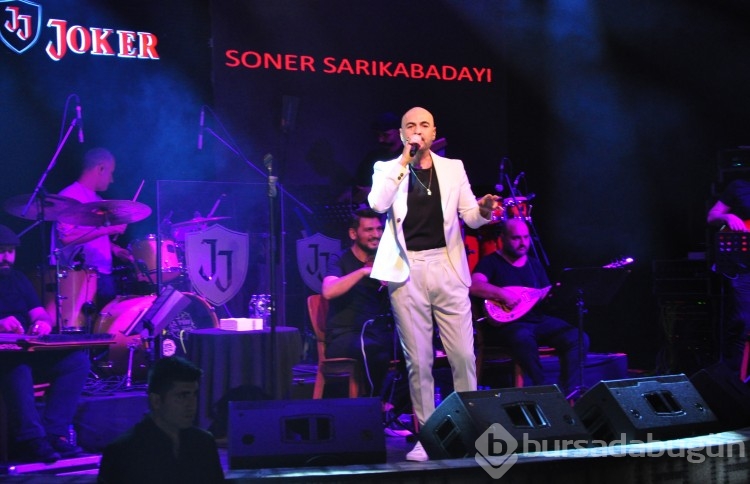 Soner Sarıkabadayı Bursalıları coşturdu