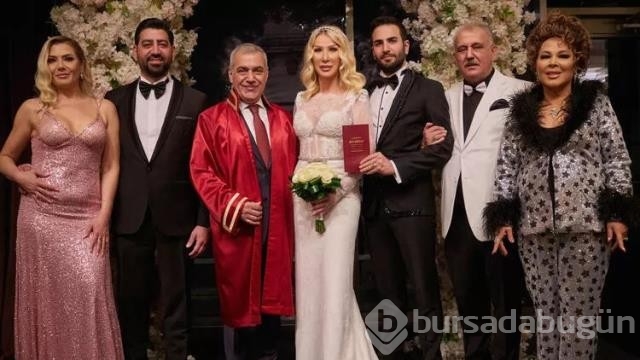 Seda Sayan nikah gününden purolu pozunu paylaştı