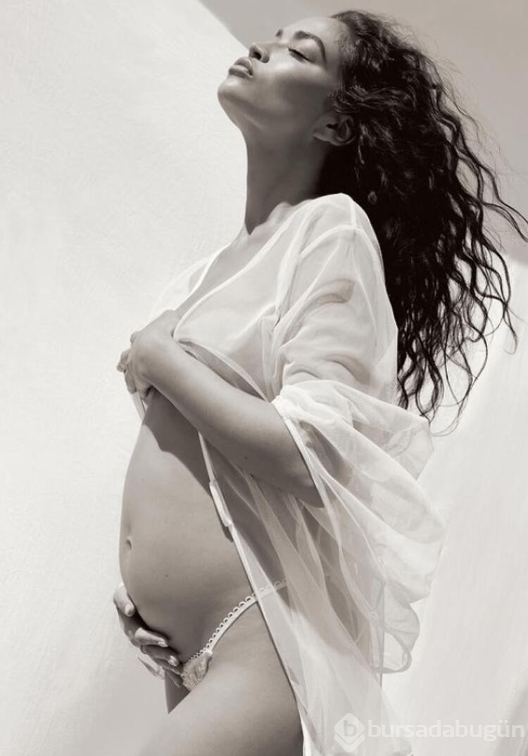 Ünlü model Shanina Shaik anne oluyor!