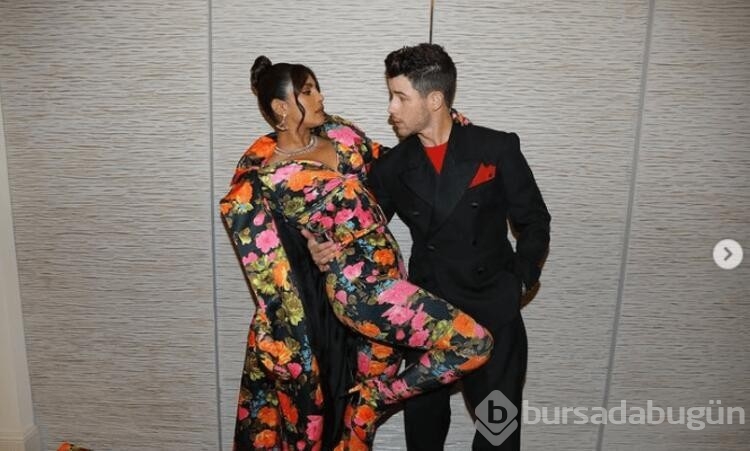 Nick Jonas ve Priyanka Chopra ilk kez paylaştı!
