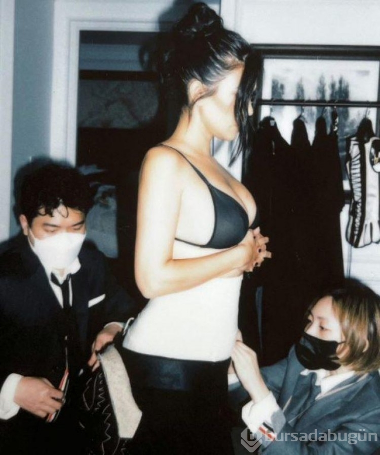 Kardashian iç çamaşırlı haliyle giydirildiği anları paylaştı!