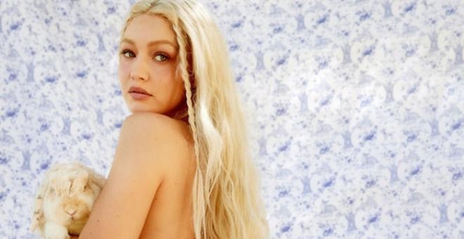 Güzel model Gigi Hadid, mini etekli bikinisiyle muhteşem pozlar
