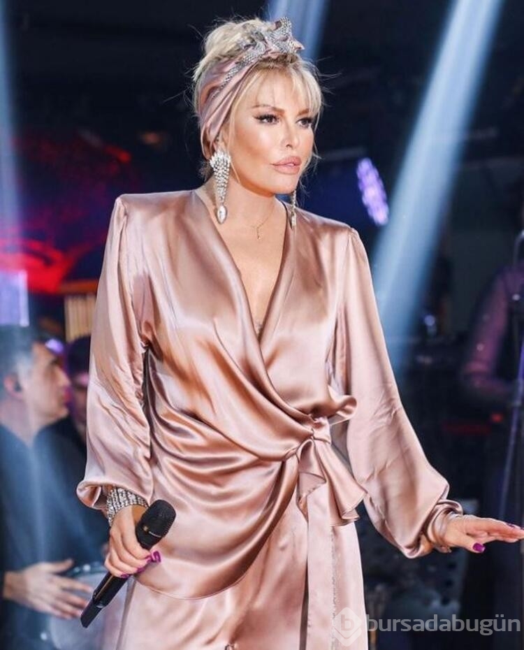 Ajda Pekkan hayranlarıyla dertleşti