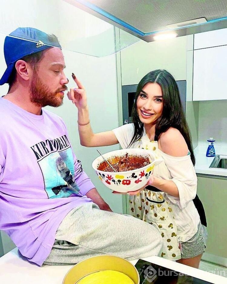 Sinan Akçıl ve Burcu Kıratlı yine boşandı...