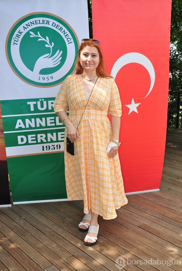 Yılın annesi ödülü Seçil Bayraktar'ın