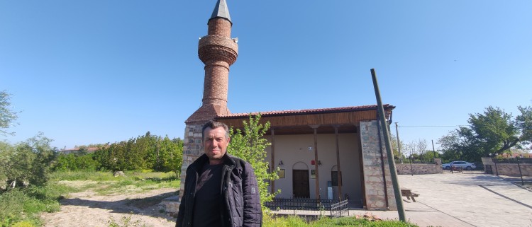 Bursa'da ibadete açılan tarihi cami manzarasıyla büyülüyor